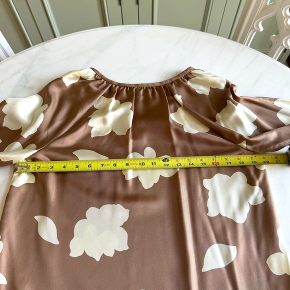 Theory Floral Print Silk Top Camel Sz S - Picture 10 of 11